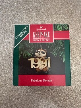 Hallmark Keepsake Ornament green red gold Fabulous Decade Racoon 1991